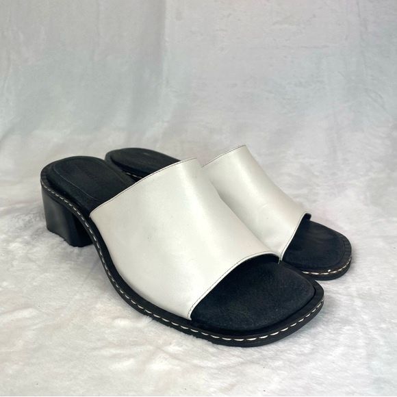 Easentials Slides White Sandals Square Toe Y2K Block Heel Leather 9W - Picture 4 of 14